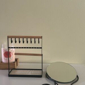 jewelry stand+ VINTAGE mirror